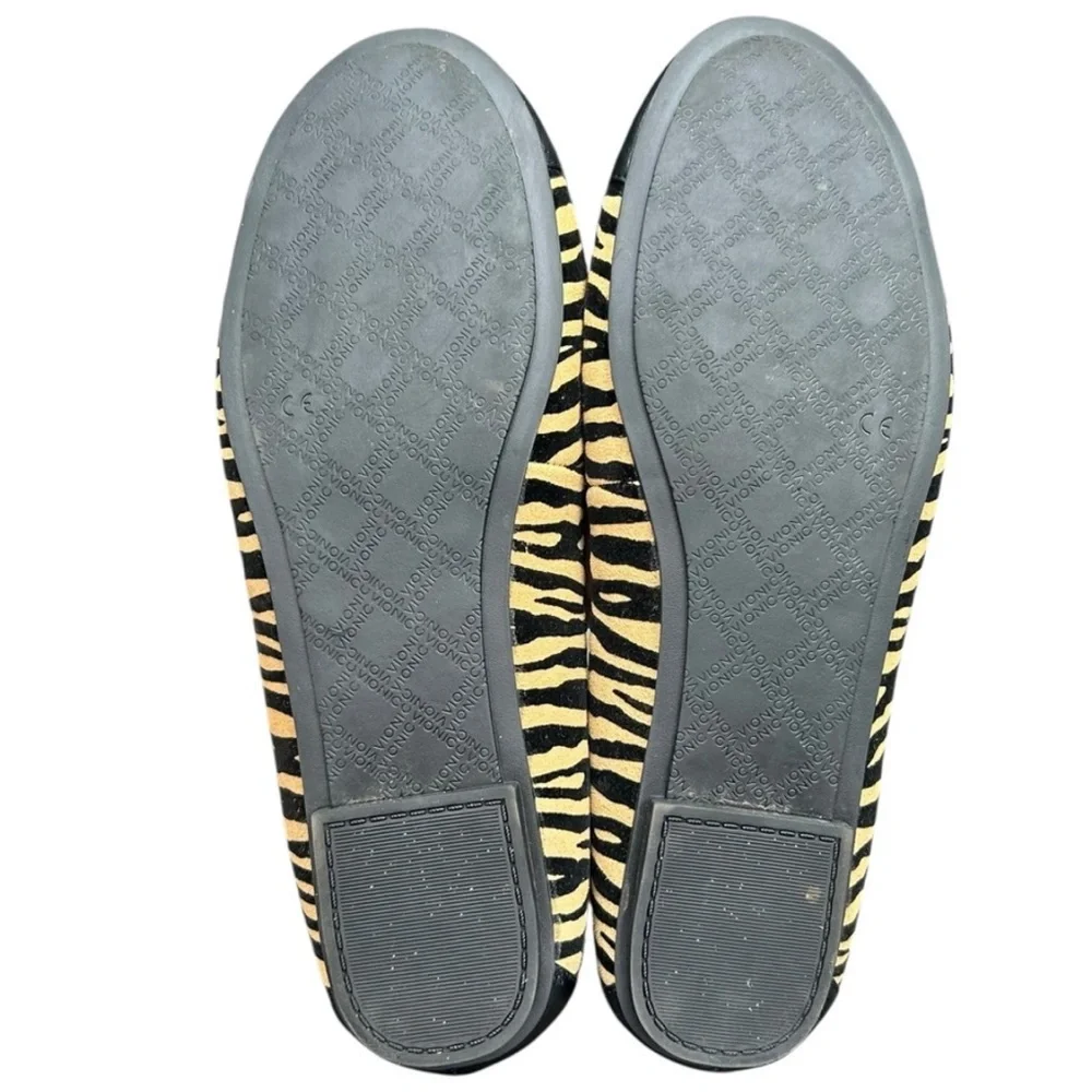 Vionic Podiatrist Designed Minna Ballet Flat Shoes. Size 8. MSRP $128.00